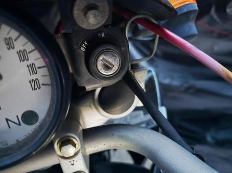 バイクのキーシリンダー バイクのキーシリンダー スクーター,エンジンオイル,オイル交換の写真素材