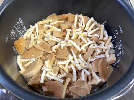 炊き込みご飯 炊き込みご飯の写真