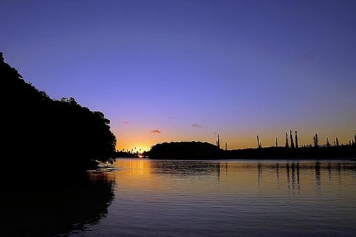 ニューカレドニア イルデパン島101夕景 ニューカレドニア イルデパン島101夕景 ニューカレドニア,イルデパン島,ウレテラビーチホテルの写真素材