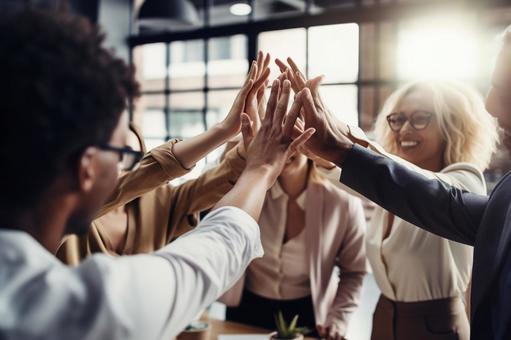 チームワークを象徴する協力の瞬間 チームワークを象徴する協力の瞬間 人物,手,女性の写真素材