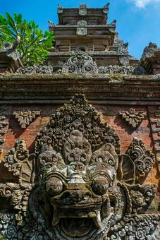 バリ島の寺院の石像 バリ島,石像,遺跡の写真素材