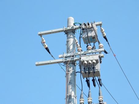 【風景写真】電柱 【風景写真】電柱 電柱,電信柱,空の写真素材