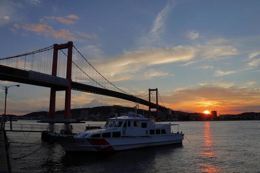 Wakato Bridge and the sunset, JPG Wakato Bridge and the sunset, JPG