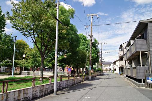 大阪都心近くの住宅街風景 大阪都心近くの住宅街風景 町角,道路,隘路の写真素材