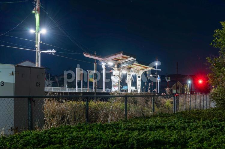 静寂の夜、JR九州日南線木花駅 駅,プラットホーム,ホームの写真素材