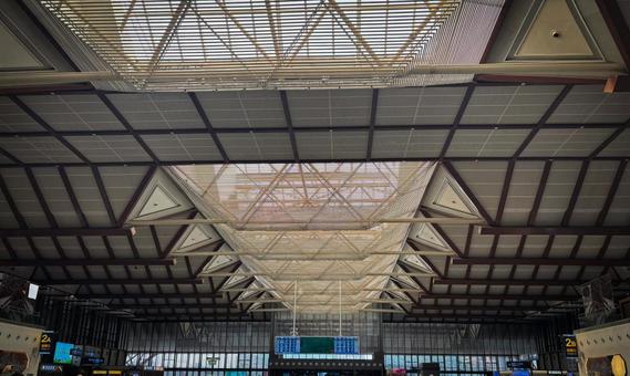 上海の大型駅構内の屋根構造と天井デザイン 上海の大型駅構内の屋根構造と天井デザインの写真