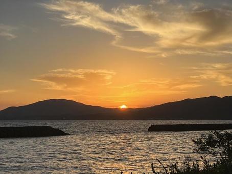 山から朝日 雲,空,海の写真素材