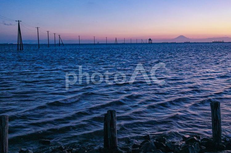 海中電柱 海中電柱,久津間海岸,木更津の写真素材