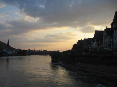 ハイデルベルクの夕暮れ ネッカー川沿い ハイデルベルクの夕暮れ ネッカー川沿いの写真