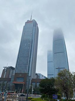 高層ビルと雲 中国広東 高層ビルと雲 中国広東の写真
