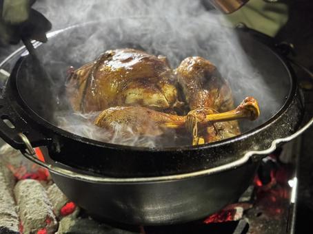 ダッチオーブン 七面鳥,ダッチオーブン,アウトドアの写真素材