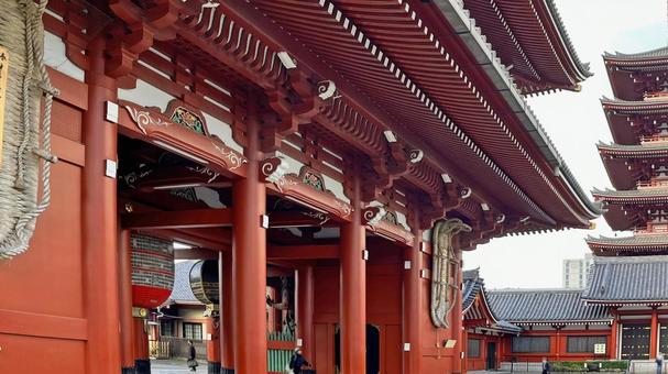 坂東33観音 13番 浅草寺 宝蔵門 坂東33観音 13番 浅草寺 宝蔵門 浅草寺,金龍山,宝蔵門の写真素材