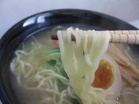 ラーメン 麺類 麺 ラーメン 麺類 麺の写真