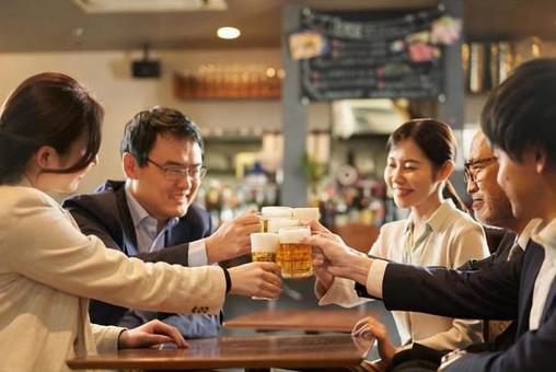 Business person toasting at a banquet, cheers, banquet, drinking party, JPG