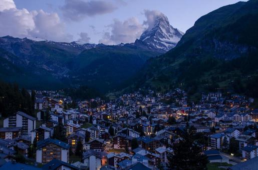 スイス・ツェルマットの夜景 スイス・ツェルマットの夜景の写真