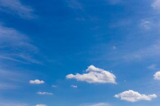 晴れた日の気持ちのいい青空 晴れた日の気持ちのいい青空の写真