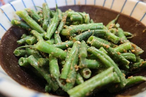 Kidney beans with sesame sauce (close-up), JPG Kidney beans with sesame sauce (close-up), JPG