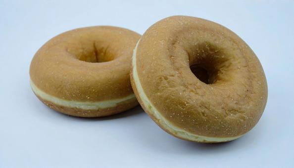 ドーナツ二つ　白背景の写真