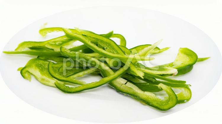 ピーマン　細切り　クローズアップ ピーマン,野菜,食材の写真素材
