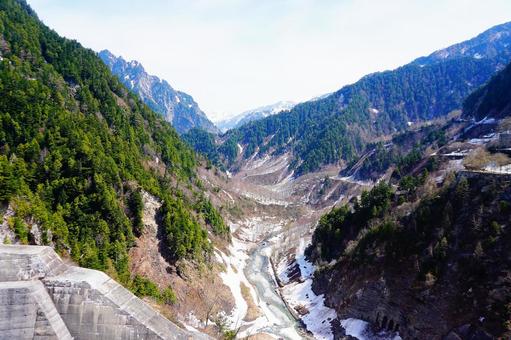 黒部ダムからの景色 黒部ダムからの景色 黒四ダム,エメラルドグリーン,富山の写真素材