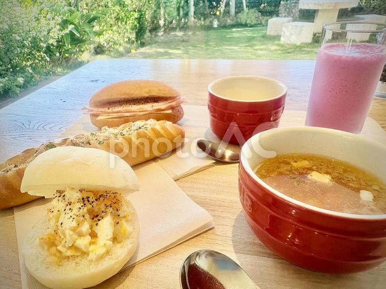 お洒落な洋風の朝食(画角アップ) ランチ,インテリア,サンドウィッチの写真素材