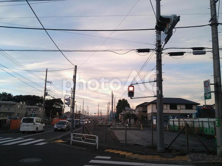 交差点の夕暮れ 夕焼け,夕暮れ,交差点の写真素材