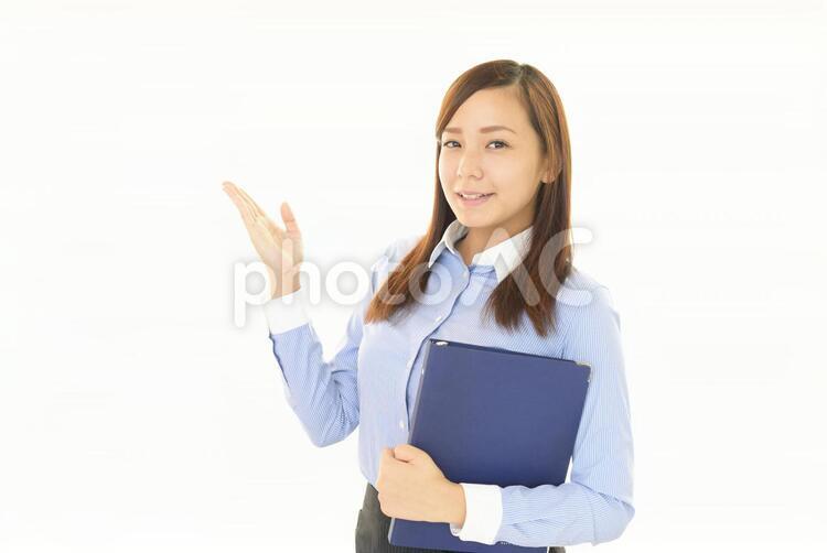 案内するビジネスウーマン 女性,ビジネスウーマン,女の写真素材