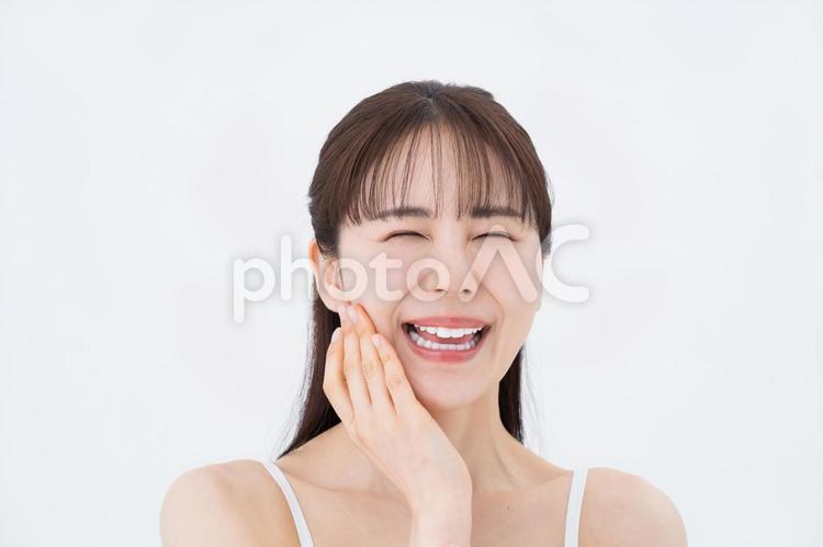 ミドル女性のスキンケアイメージ 女性,ビューティー,日本人の写真素材