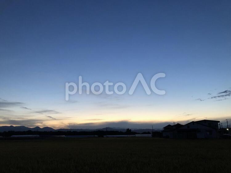 山形　夕暮れ　空　雲　夕日 山形,夕暮れ,空の写真素材