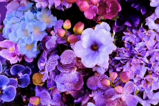 フラワーアレンジメント(紫の花) フラワーアレンジメント(紫の花)の写真