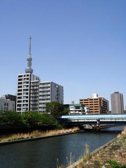 天神橋&スカイツリー&東京都墨田区の街 天神橋&スカイツリー&東京都墨田区の街 天神橋,横十間川,東京スカイツリーの写真素材