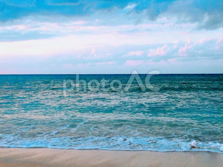 海素材＿波が静かな青い海 海,波打ち際,バカンスの写真素材