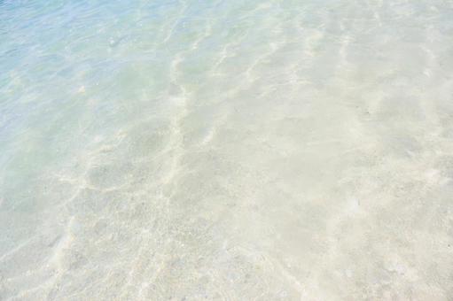透明度が高い沖縄の海 透明度が高い沖縄の海 瀬底島,東シナ海,夏休みの写真素材