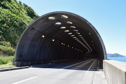 海岸道路のシェルター 海岸道路のシェルター 海岸道路のシェルター,シェルター,海岸道路の写真素材