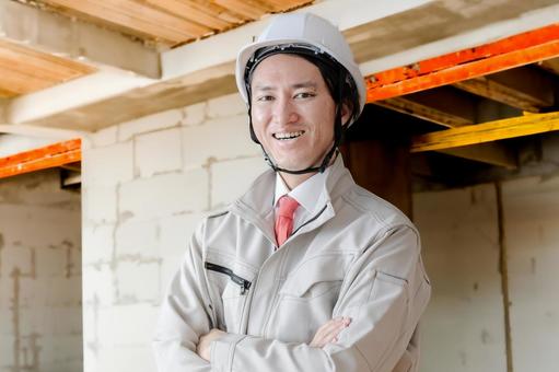 笑顔の作業服男性 笑顔の作業服男性 男性,笑顔,作業員の写真素材