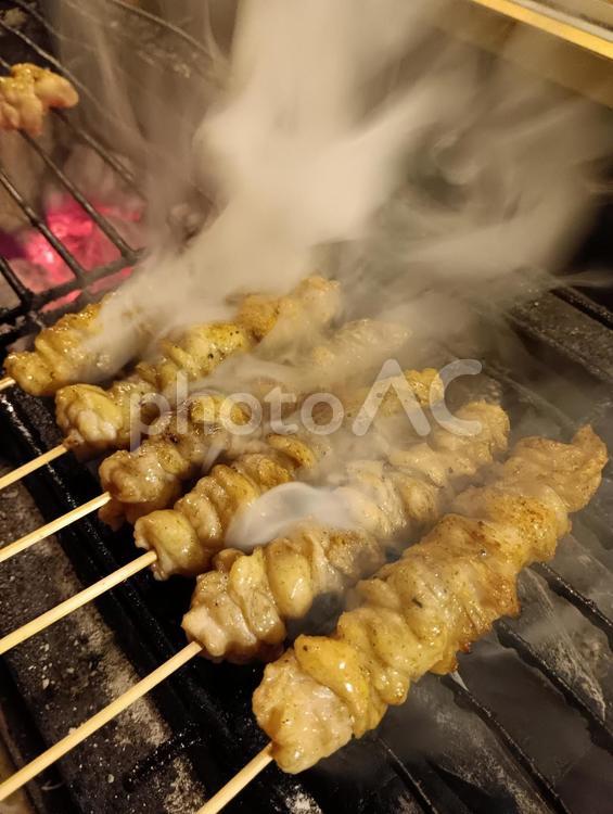 焼き鳥の首皮串焼き 串焼き,串,肉の写真素材