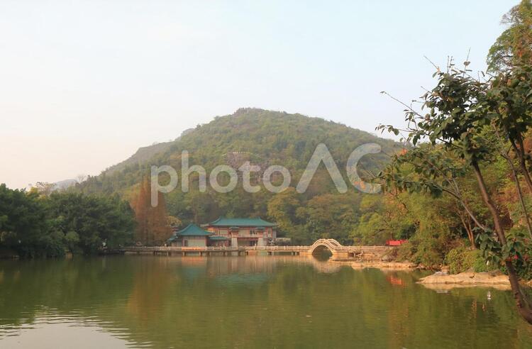 中国　桂林の西山公園の西湖の景色 中国,桂林,自然の写真素材