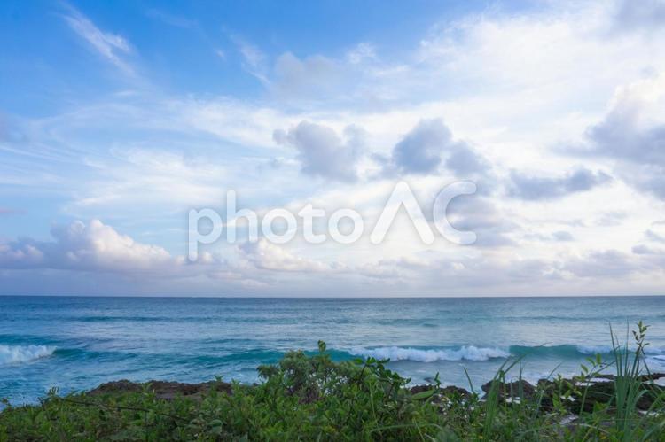 宮古島の青い海と空 宮古島,宮古ブルー,夏休みの写真素材