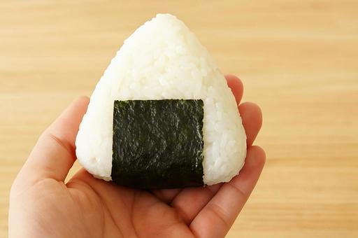 海苔付きおにぎり・ごはん・ランチ・お弁当 海苔付きおにぎり・ごはん・ランチ・お弁当の写真