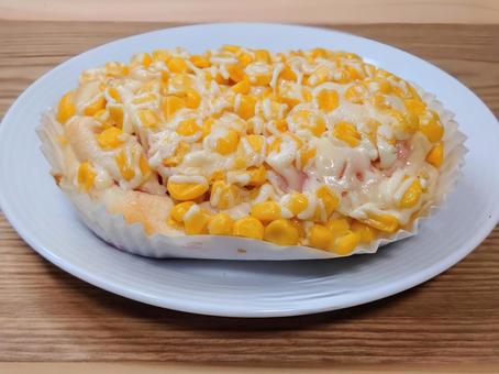 惣菜パン　コーンマヨパン コーンマヨ,パン,惣菜パンの写真素材
