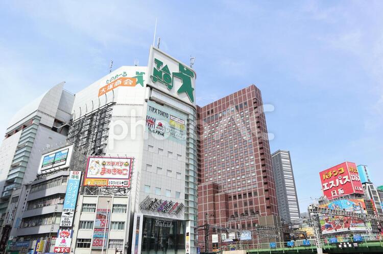 新宿　街並み ビル群,新宿,街並みの写真素材