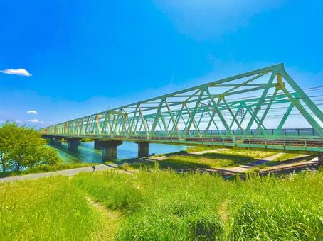 河川敷 河川敷 河川敷,橋,トラス橋の写真素材