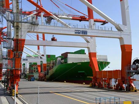 青海コンテナふ頭　周辺の景色 青海コンテナふ頭,港,コンクリートの写真素材