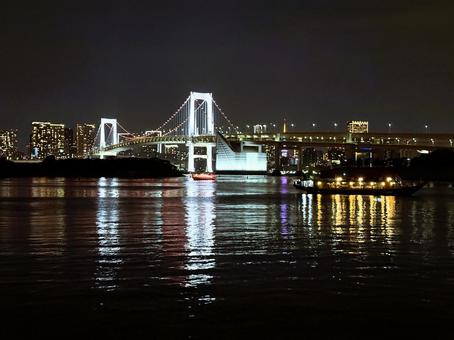 夜のお台場から見た景色 東京湾と摩天楼 夜のお台場から見た景色 東京湾と摩天楼 海,りんかい線,東京の写真素材
