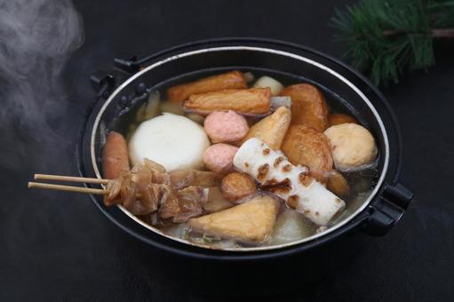 おでん おでん,牛スジ,ちくわの写真素材