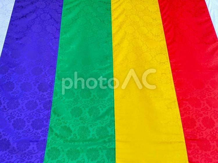 ストライプの幕 ストライプ,縦縞,カラフルの写真素材