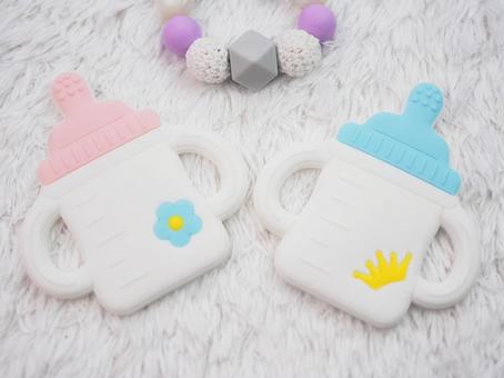 哺乳瓶のおしゃぶり2 哺乳瓶のおしゃぶり2 赤ちゃん,ベビー用品,ベビーグッズの写真素材