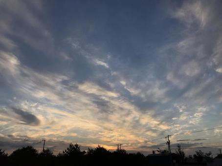 夜明けの空と雲 夜明けの空と雲 自然,田舎,朝焼けの写真素材