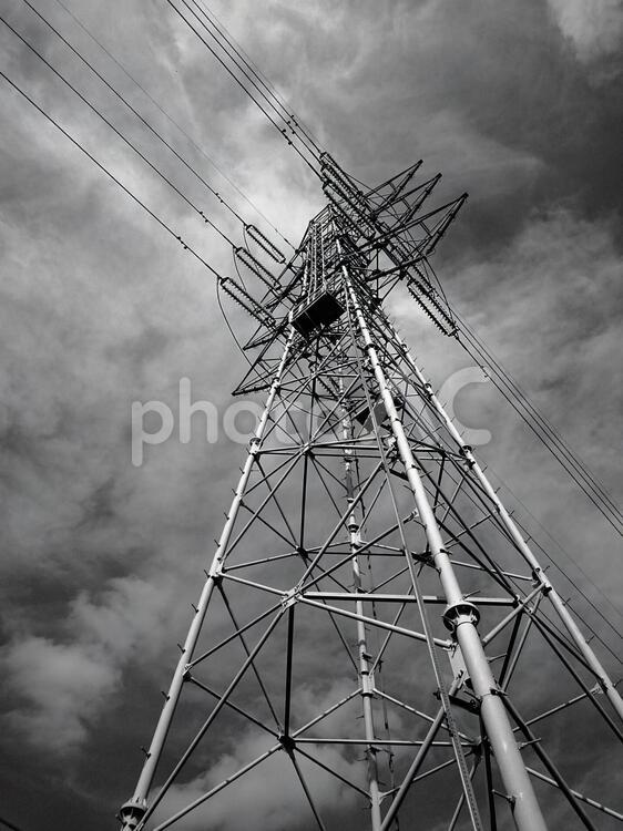 鉄塔がある風景 鉄塔,送電線,電線の写真素材