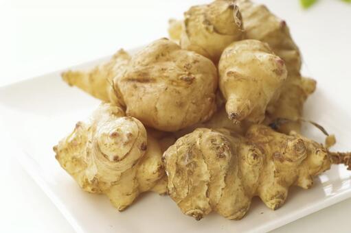 健康と美容に嬉しいスーパーフード菊芋 菊芋,根菜,スーパーフードの写真素材